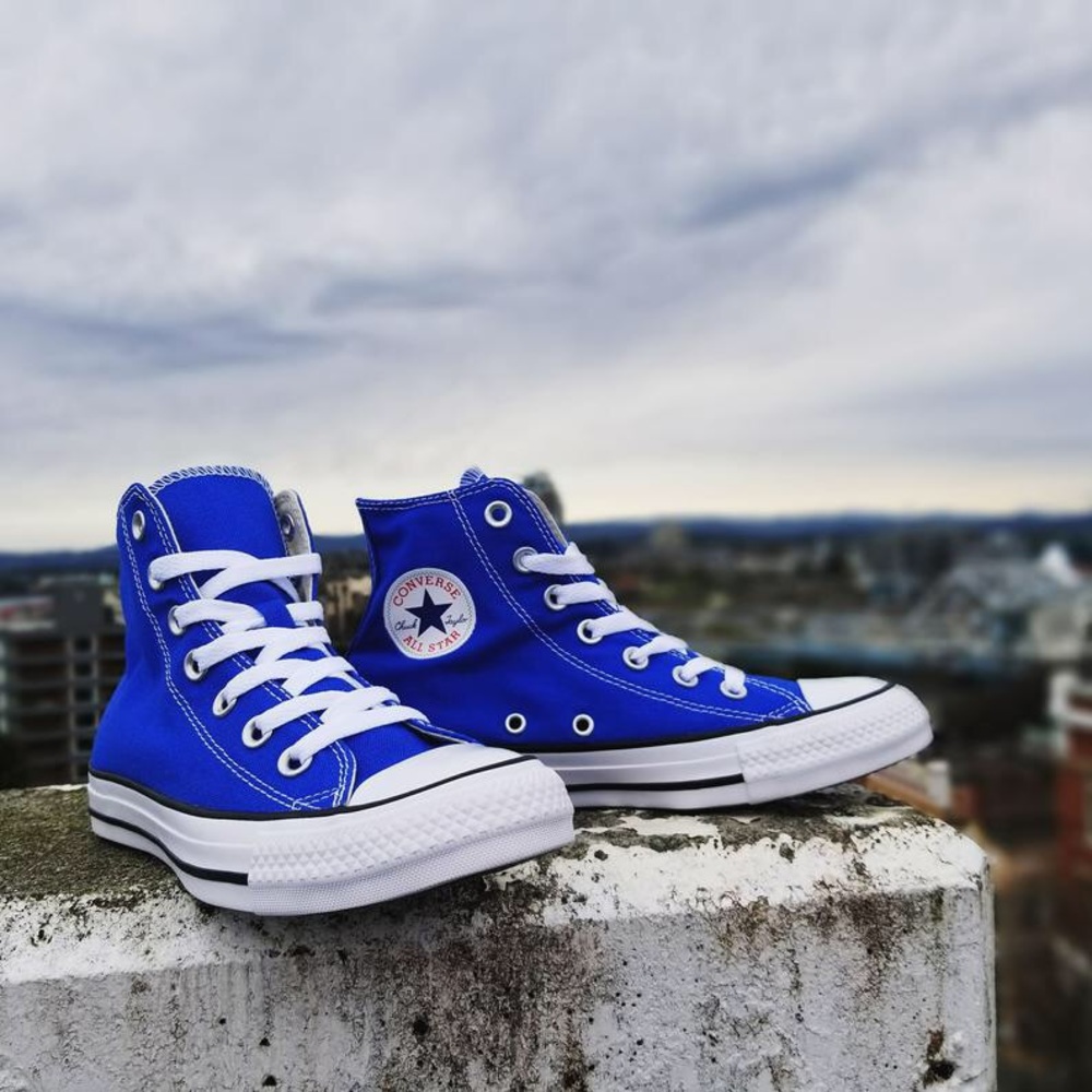 Royal blue high top converse